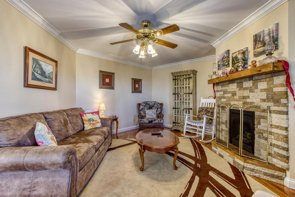 Ober Hideaway, Hot Tub, Wifi, 1089 Free Tickets Each Paid Day, Dollywood And More Gatlinburg Exteriér fotografie